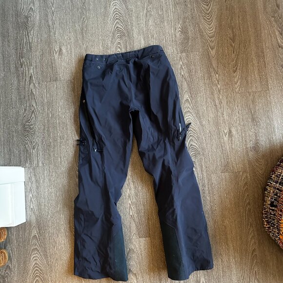 Arc'teryx Women's Navy Pants - Picture 6 of 10